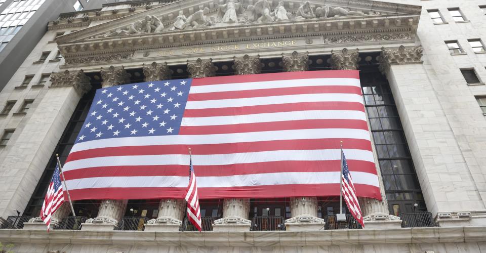Πτώση άνω 3% για το πετρέλαιο, άνοδος στη Wall Street με ώθηση από τις μετοχές...