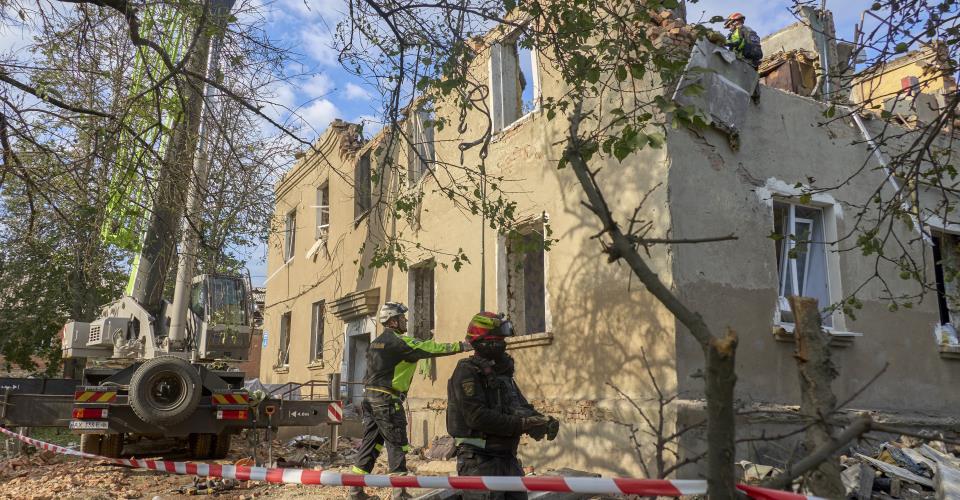 Τρεις νεκροί και 25 τραυματίες από ρωσική επίθεση στην Κριβί Ριχ της Ουκρανίας,...