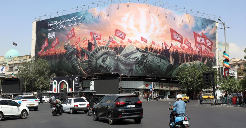 Η Τεχεράνη λέει ότι συμφώνησε με Ομάν για νέα διαδρομή μέσω των Στενών του...