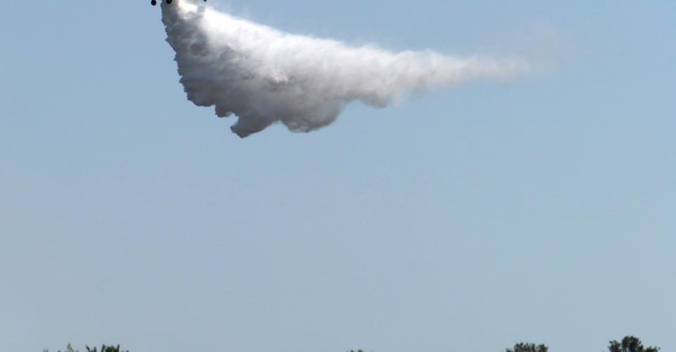 Οριοθετήθηκε η πυρκαγιά νότια του αυτοκινητόδρομου Λεμεσού - Πάφου, παρά την...