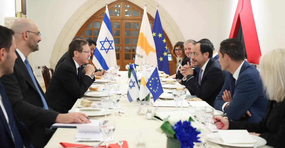 Η Λευκωσία θα μπορούσε να φιλοξενήσει τριμερή Κύπρου-Ισραήλ-Λιβάνου αν της...