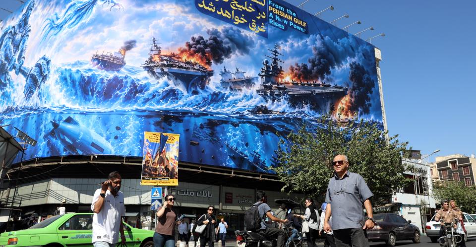 Η Τεχεράνη απειλεί να παραλύσει τα αεροδρόμια γειτονικών χωρών αν διακόψουν...