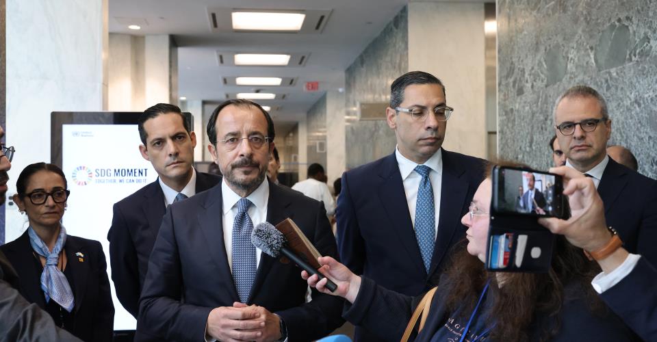 Τριμερής στις σκέψεις του ΓΓ του ΟΗΕ, ας δώσουμε χώρο στη διπλωματία, λέει ο...