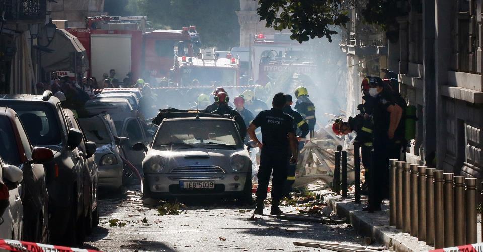 Πέντε οι αγνοούμενοι από την έκρηξη σε κτίριο στην Πλάκα