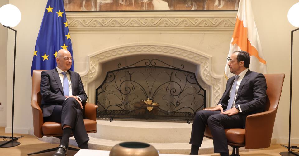 Είμαστε πάντοτε δίπλα σας διαβεβαίωσε τον ΠτΔ ο Δένδιας, αύξηση στα κονδύλια...