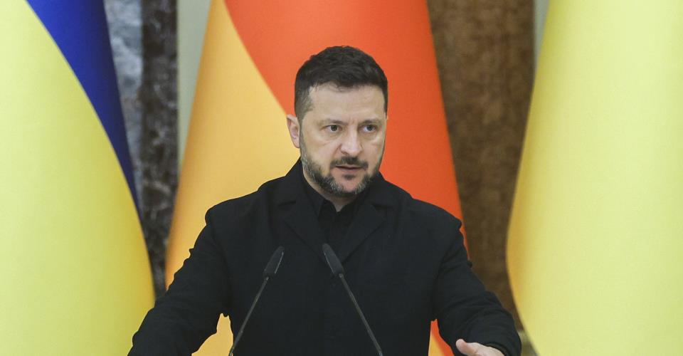 Η Ρωσία προετοιμάζει «μαζική επίθεση» κατά Ουκρανίας, λέει ο Ζελένσκι
