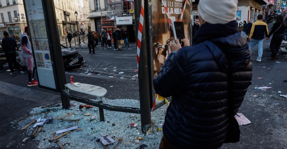 Περίπου 1.800 συλλήψεις και εκτεταμένες καταστροφές μετά τα επεισόδια στη Γαλλία