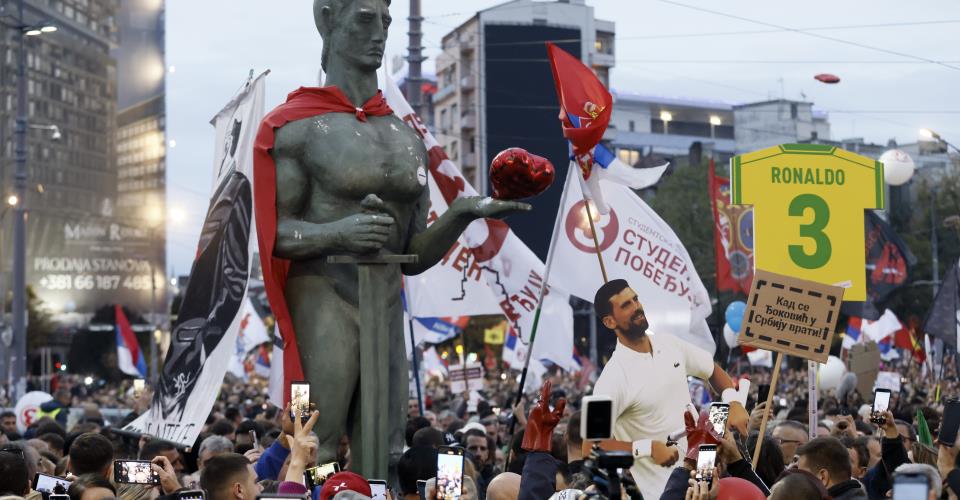 Στις κάλπες η Σερβία την Κυριακή με φόντο την απόλυτη πόλωση και τον φόβο...