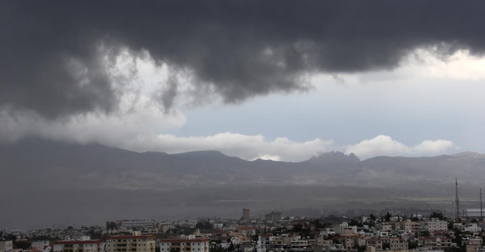 Μεμονωμένες καταιγίδες ως το απόγευμα της Παρασκευής
