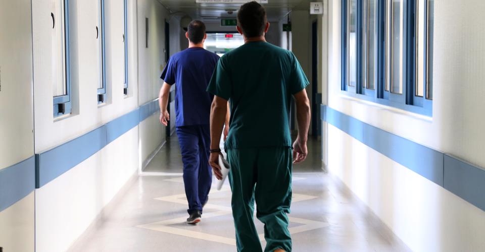 Στόχος να αξιοποιηθεί πλήρως το υφιστάμενο νοσηλευτικό προσωπικό λέει ο Χαριλάου