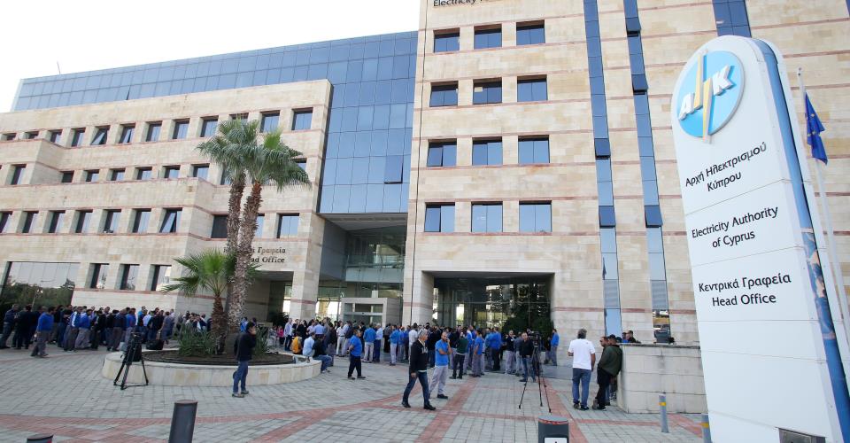 Εξυπνοι μετρητές της ΑΗΚ εγκαθίστανται τον Ιούνιο