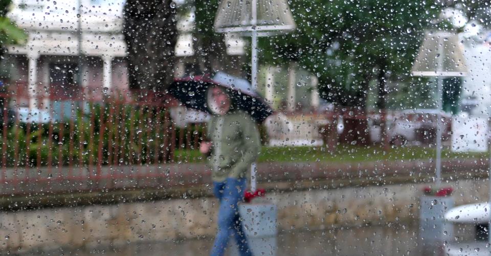 Κίτρινη προειδοποίηση για ισχυρές καταιγίδες την Κυριακή