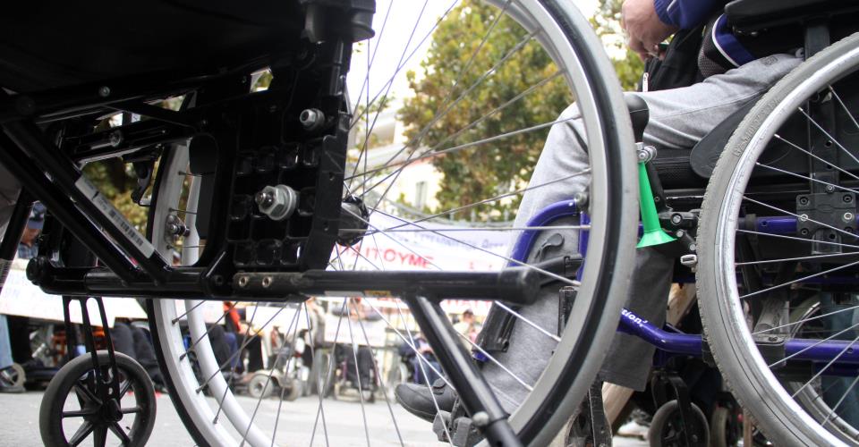 Νέο ενιαίο πλαίσιο υποστήριξης ατόμων με αναπηρίες ψηφίστηκε από τη Βουλή (2)