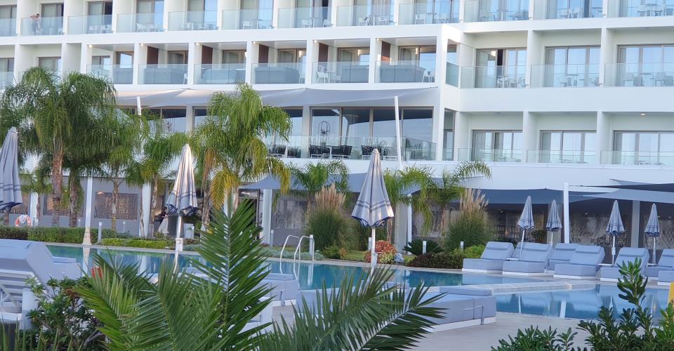 Επιτήδειοι «ψαρεύουν» στοιχεία καρτών με ψεύτικες επιβεβαιώσεις κρατήσεων λέει...
