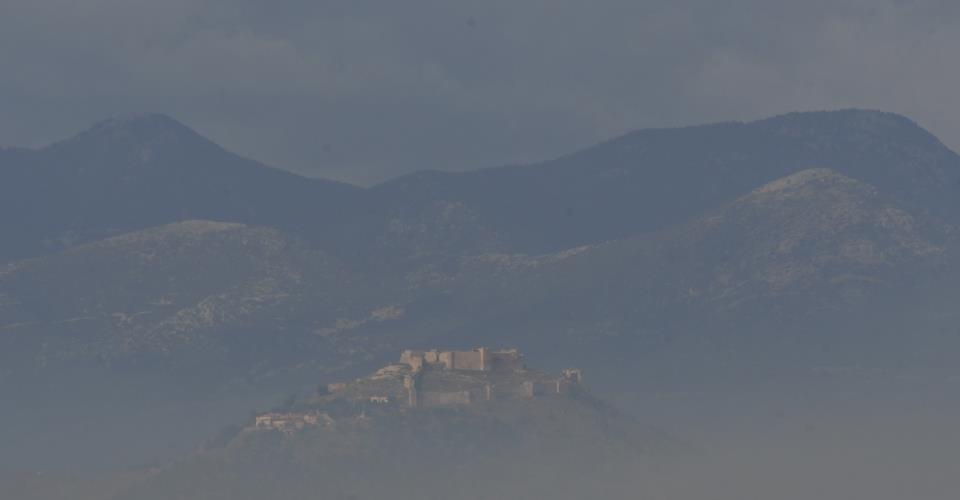 Πυκνή ομίχλη στα ορεινά της Λεμεσού επηρεάζει την κυκλοφορία