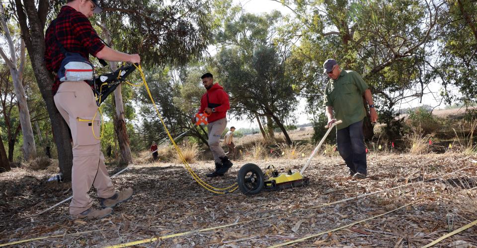 Σε τέσσερα σημεία έρευνες με εξειδικευμένη τεχνολογία για αγνοούμενους [BINTEO]