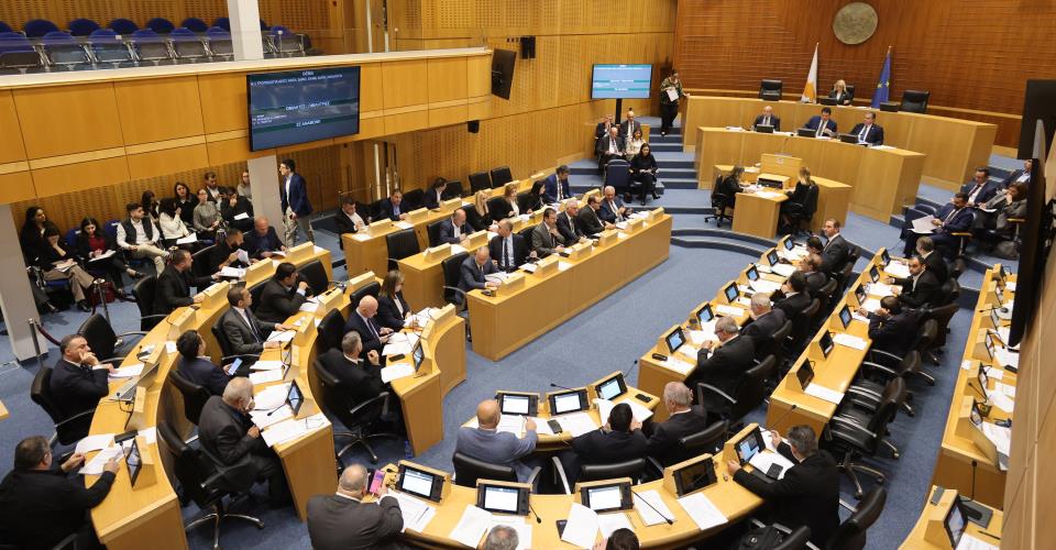 Υπερψηφίστηκε ο κρατικός προϋπολογισμός (2)