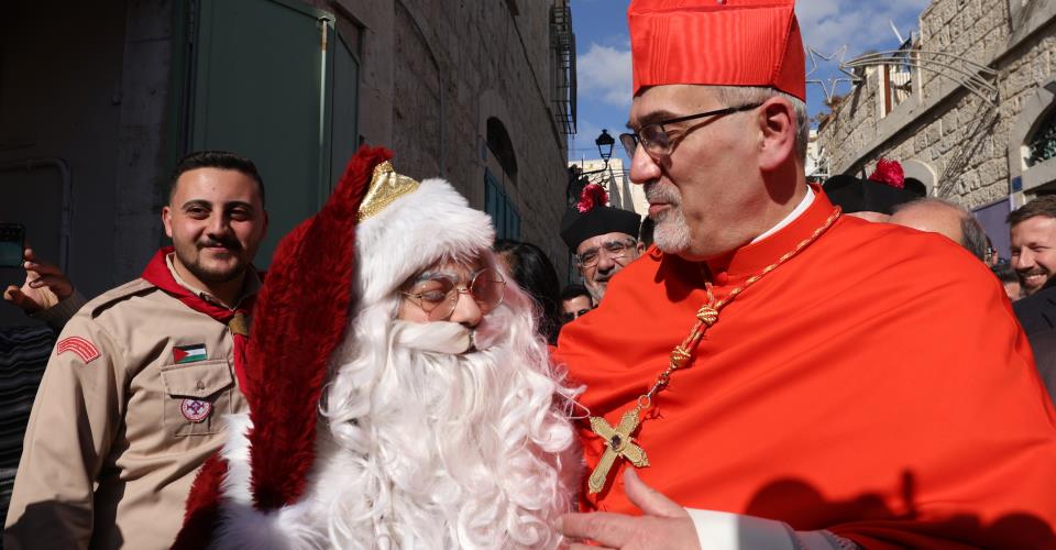 Εκατομμύρια χριστιανοί γιορτάζουν και τα φετινά Χριστούγεννα στη σκιά πολέμων