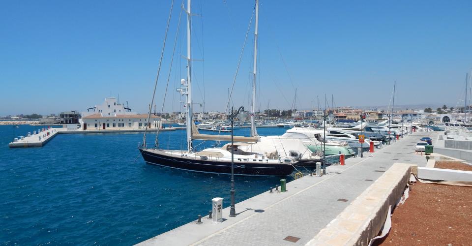Τροποποίηση νομοθεσίας σχετικά με απαγόρευση απόπλου, σύσταση Επιτροπής για...