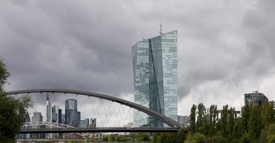 Ενδείξεις για σταθερά επιτόκια της ΕΚΤ στο 2% όλο το 2026