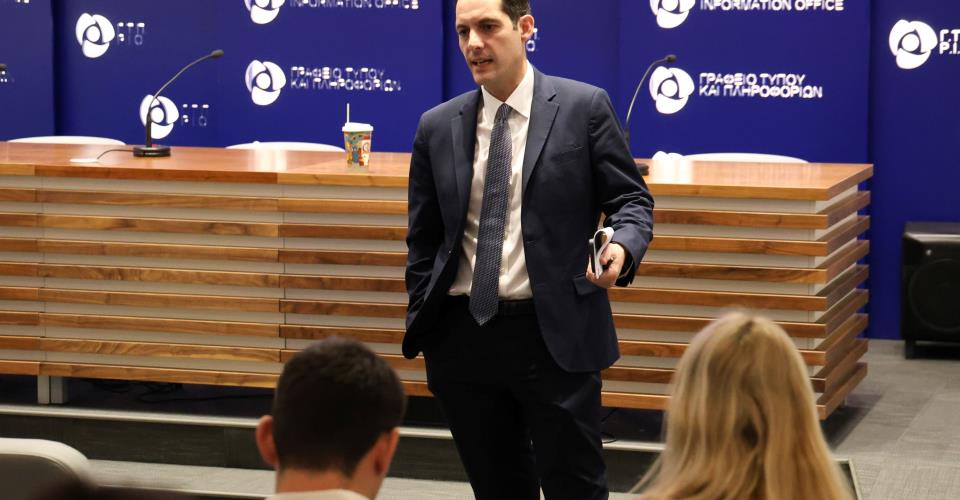 Η προστασία της ελευθεροτυπίας είναι πολιτική θέση και δημοκρατικό καθήκον,...