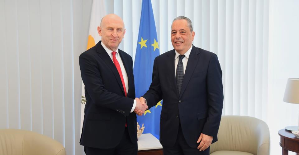 Ενίσχυση συνεργασίας σε θέματα ασφάλειας συζήτησε με Βρετανό ομόλογο ο Πάλμας