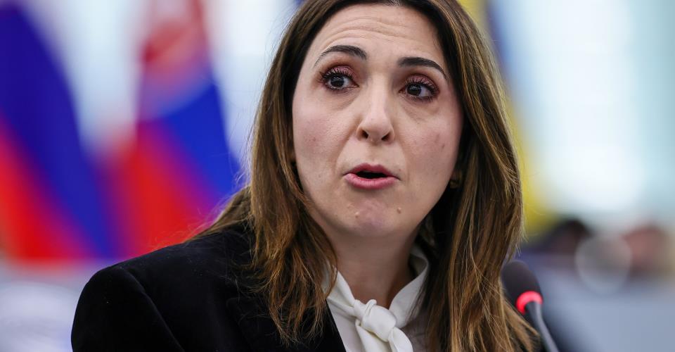 Ραουνά: Εάν θέλουμε φιλόδοξο ΠΔΠ, πρέπει να βρούμε και τα μέσα χρηματοδότησης